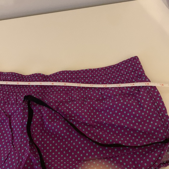 3 Shorts - Picture 4 of 7